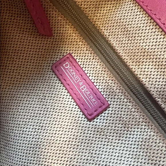 RARE Y2K Vintage Dooney and Bourke Tote Heart Buckle detail Purse - Picture 4 of 6